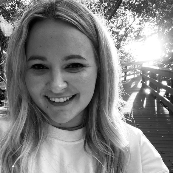 Meet your Posher, Denae - Picture 1 of 1